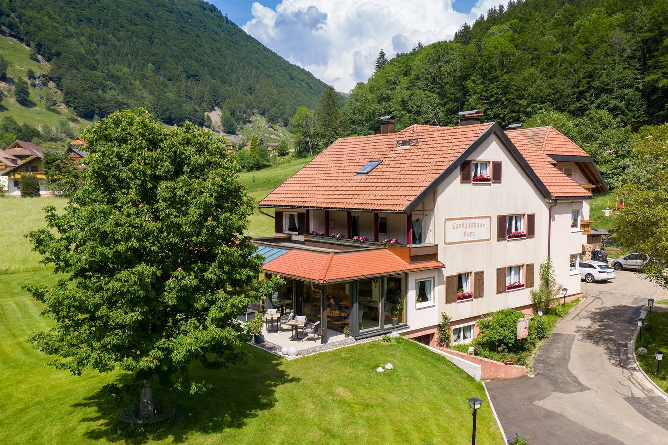 Hotel Landgasthaus Kurz - Doppelzimmer Standard mit Dusche/Wc und Balkon in Todtnau, Südschwarzwald