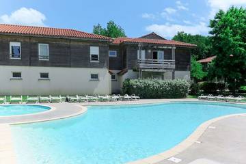 Gîte pour 4 personnes, avec terrasse et piscine, animaux acceptés à Aureilhan
