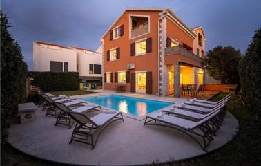 Ferienhaus für 10 Personen, mit Terrasse in Funtana