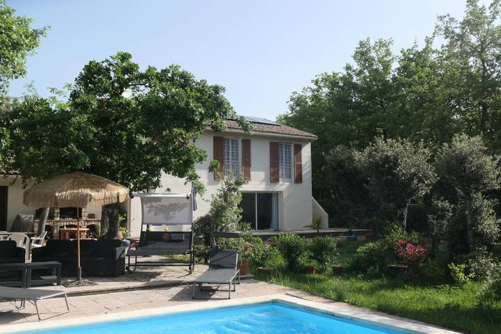 Location de vacances pour 2 personnes, avec jardin ainsi que vue et piscine à Villes-sur-Auzon - 3