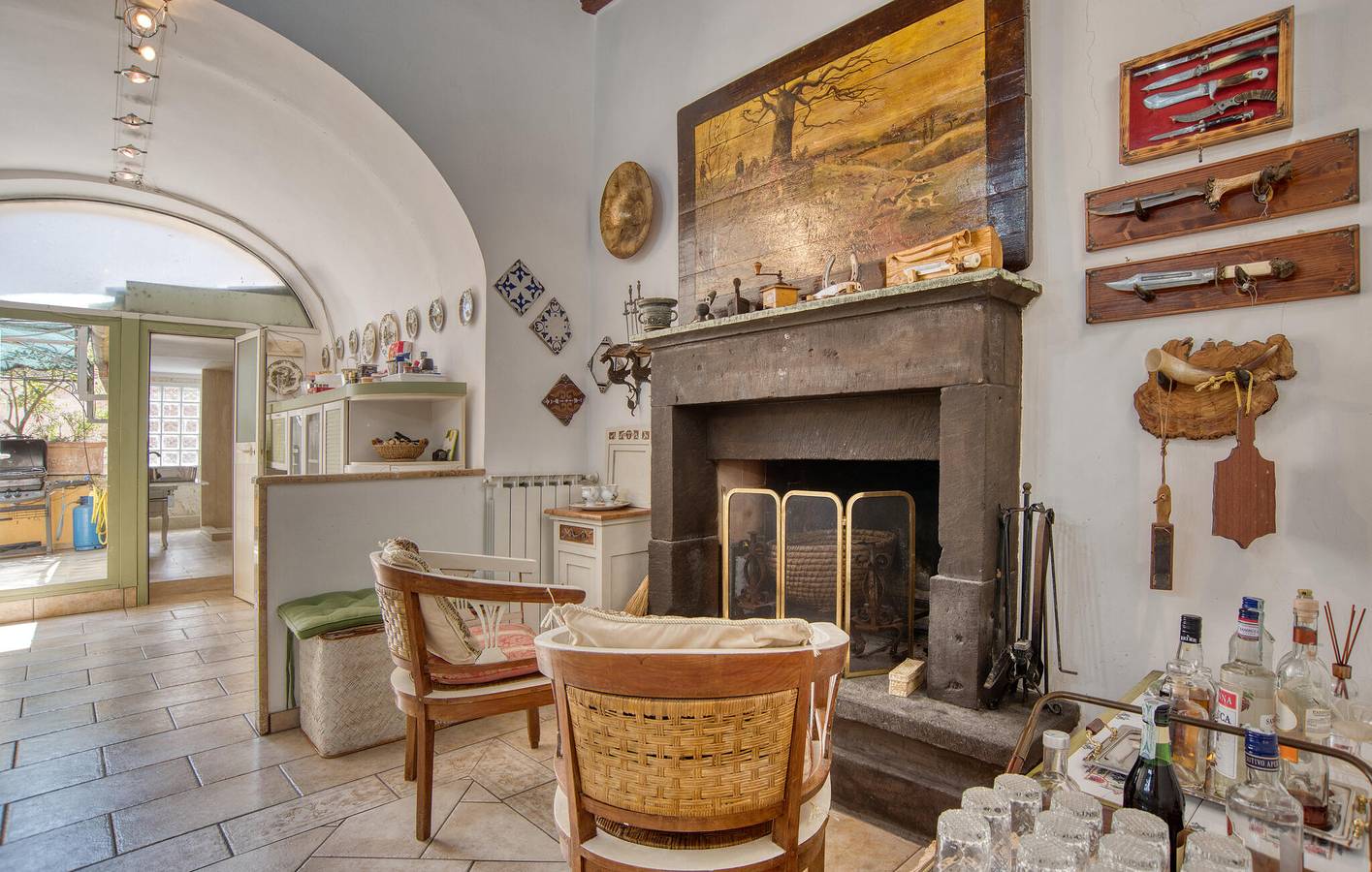 Ganze Ferienwohnung, Modernes Apartment mit Terrasse in der Nähe des Stadtzentrums von Canino in Canino, Viterbo Provinz