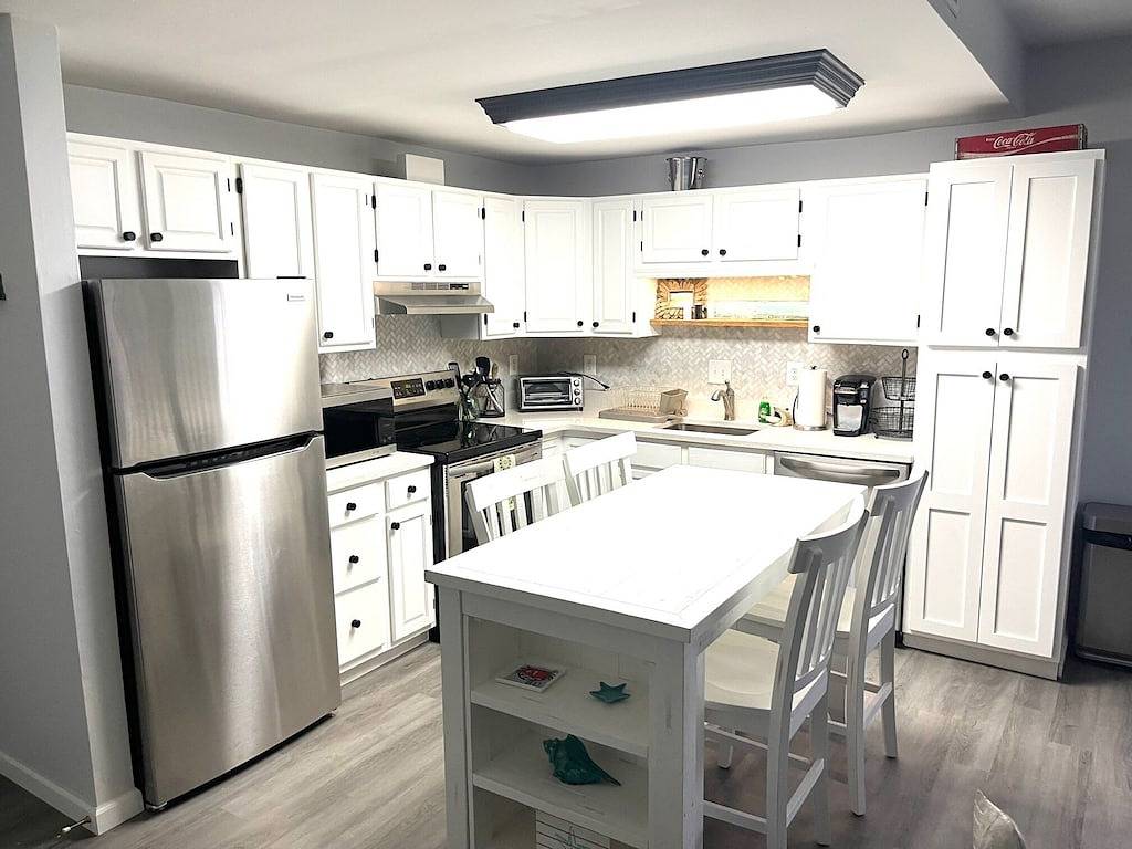 Ganze Wohnung, Waterfront 2 Bedroom - 2 Blocks from the Beach - Premium Location in Ocean City, Worcester County