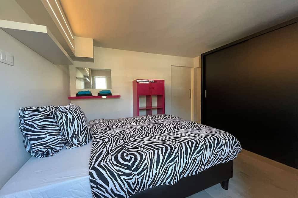 Ganze Wohnung, Modern flat with garden in Oostende stadt, Oostende