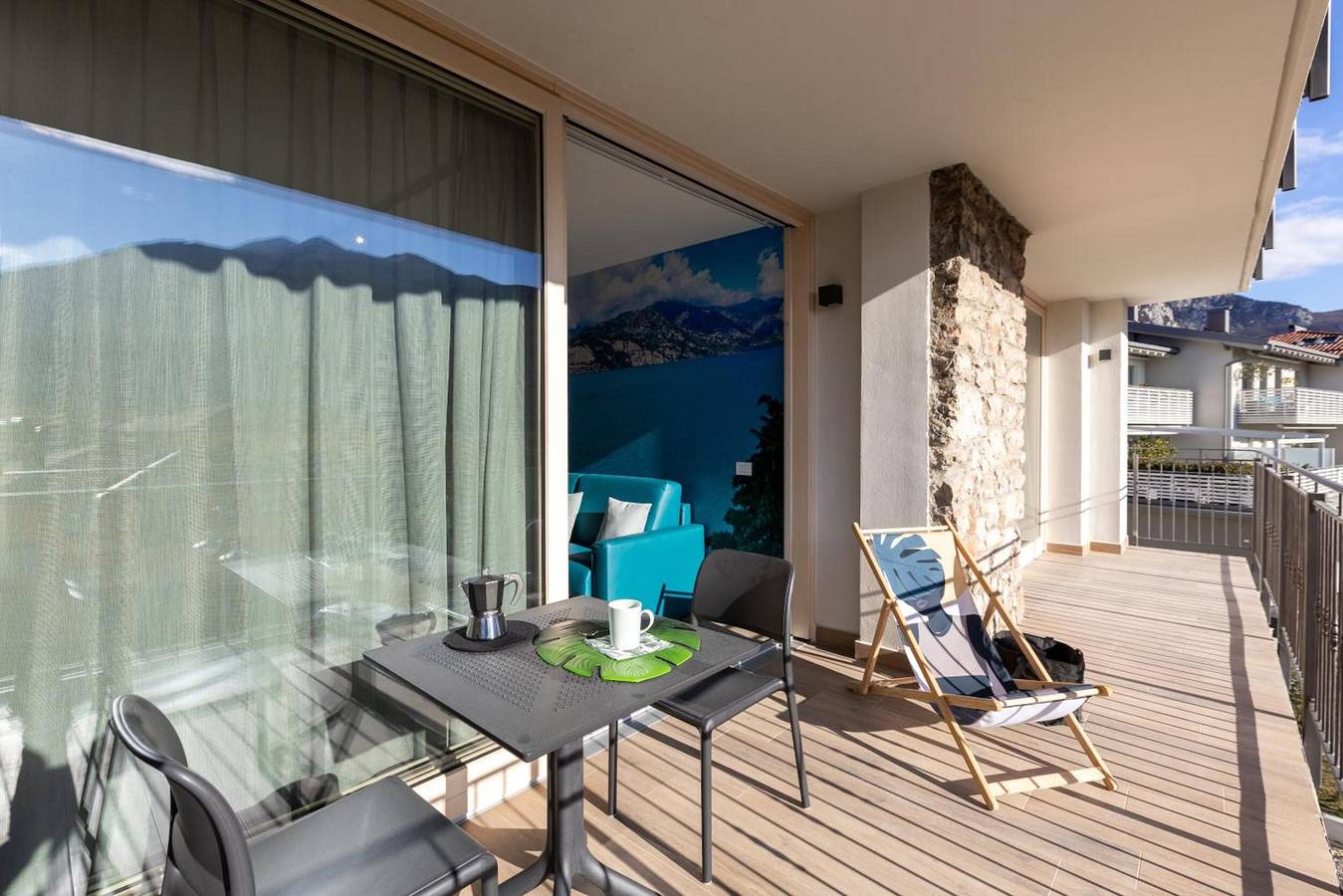 Apartamento entero, Apartamento 'Boutique Tiffany' con balcón, Wi-Fi y aire acondicionado in Nago-Torbole, Montañas Garda