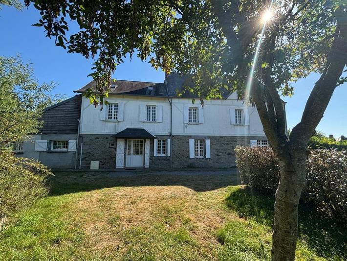 Gîte pour 12 personnes, avec jardin et terrasse, animaux acceptés à Bacilly - 3