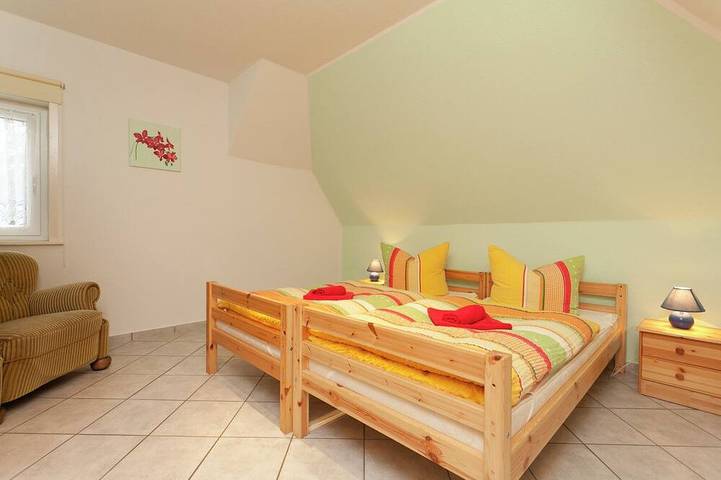 Ferienhaus für 12 Personen, mit Sauna und Garten sowie Terrasse, mit Haustier in Elend