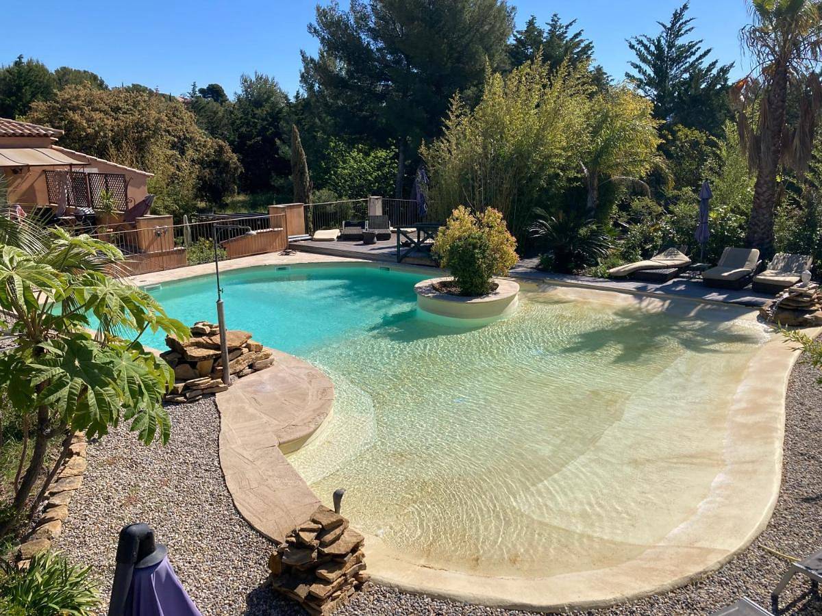 Appartement entier, One-Bedroom Apartment in La Cadière-d'Azur, Côte méditerranéenne (France)