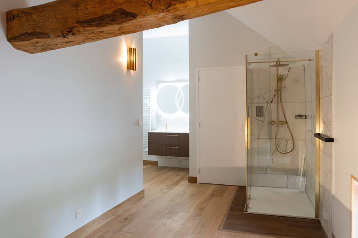 Bed and Breakfast „Grenier Vin 1 – Grange Arthuis“ mit Wlan und Klimaanlage in Lavau, Loire-Tal