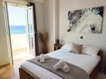 Gîte pour 2 personnes, avec vue et balcon dans Ierápetra