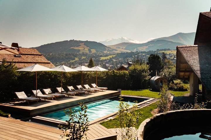 Hôtel pour 3 personnes, avec Terrasse et Jardin ainsi que Piscine et Sauna