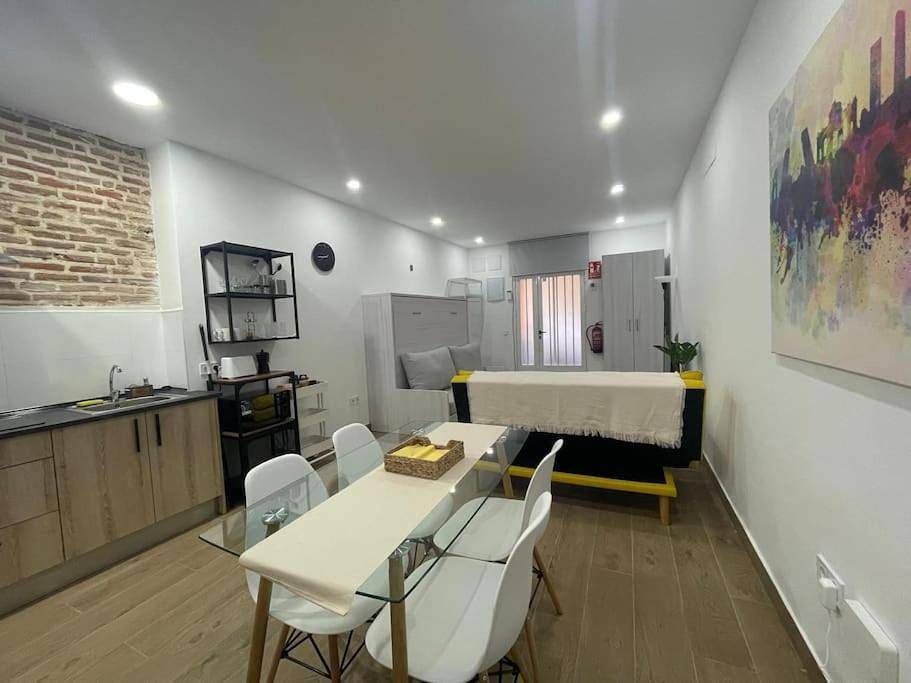 Apartamento entero, One-Bedroom Apartment in Centro (Madrid), Madrid