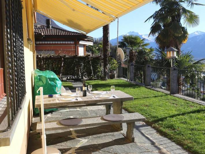 Ferienhaus für 4 Personen, mit Pool in Gordola