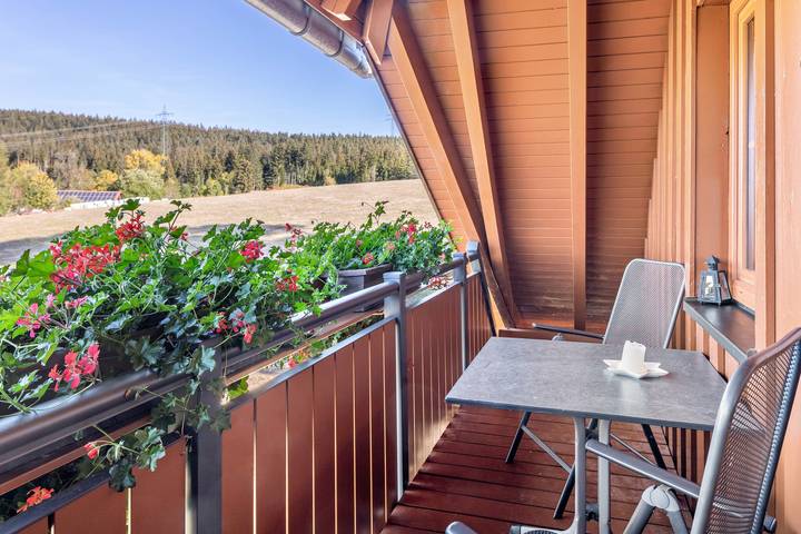 Ganze Wohnung, Apartment Waldblick auf dem Bauernhof mit Terrasse, Grillplatz, Spielplatz und Blick ins Grüne in St. Georgen im Schwarzwald, Mittlerer Schwarzwald