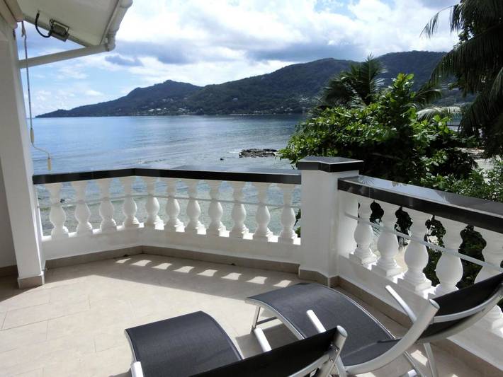 Gîte pour 4 personnes, avec terrasse et vue dans Beau Vallon - 3