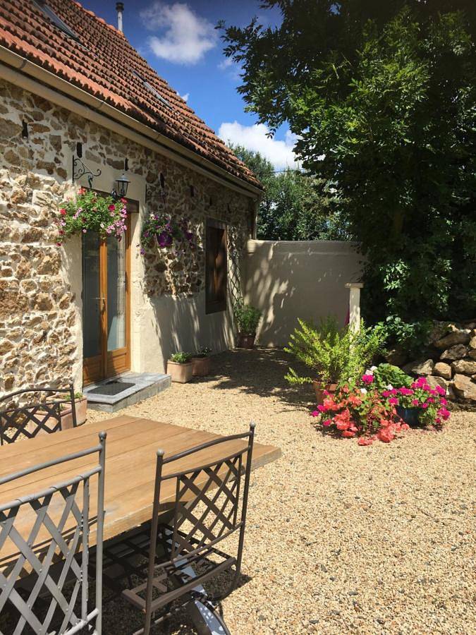 Gîte pour 2 personnes, avec vue et jardin à Runan