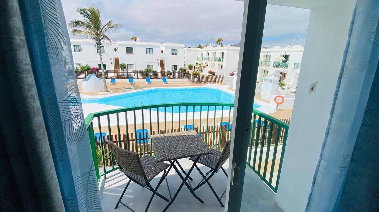 Apartamento inteiro, Apartamento de Férias 'B-rent San Valentin Little Dreams' com Piscina, Terraço e Wi-Fi in Corralejo, La Oliva