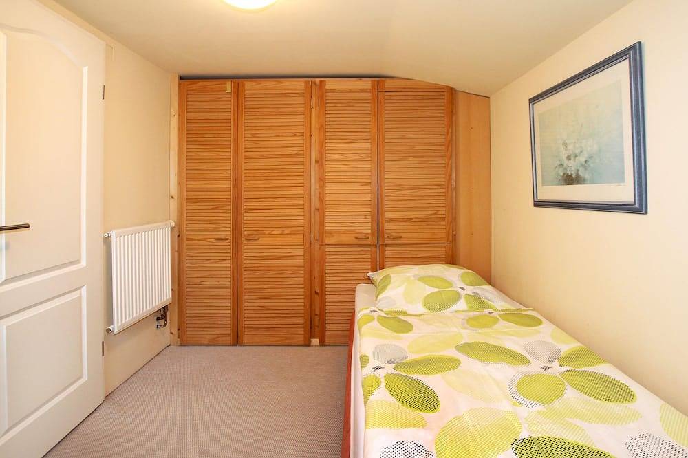 Ferienhaus in Berlin ruhige verkehrsgünstige Stadtrandlage S-U-Bahn in Hönow, Hoppegarten