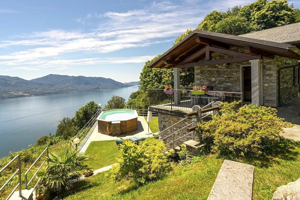 Stunning private villa for 4 people with private pool, Wifi, Tv, terrace and parking in Viggiona, Trarego Viggiona