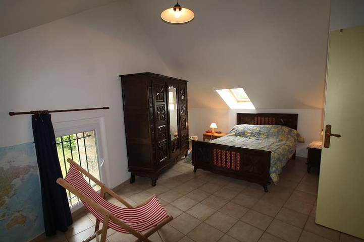 Gîte pour 5 personnes, avec terrasse ainsi que jardin et piscine, animaux acceptés à Azerat - 2