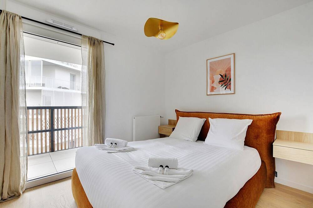Entire apartment, Magnificent apartment- 3Br/8P-Proche de la Seine in Clichy, Hauts-de-Seine