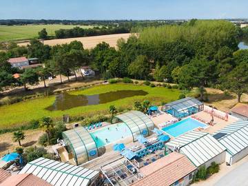 Tente pour 4 personnes, avec jacuzzi et sauna en Vendée