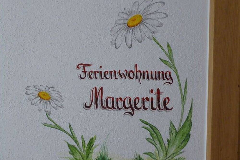 Ferienwohnung Margerite - Ferienhof Mayrhofer in Innerschwand am Mondsee, Mondsee & Irrsee
