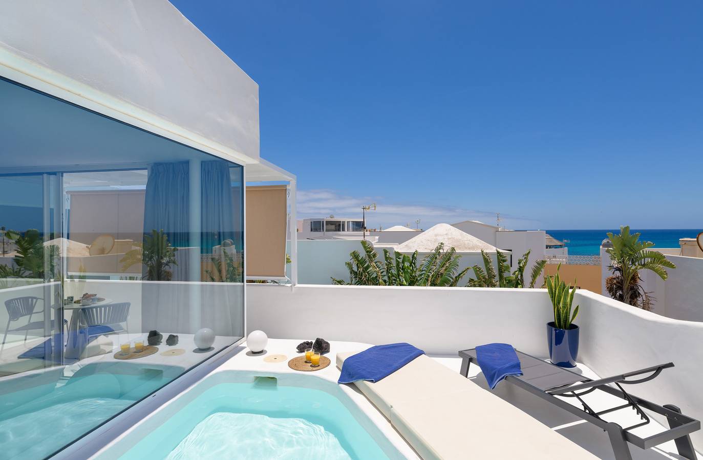 Appartement entier, Aquablanca Suite Pool Deluxe in Punta de las Mujeres, Haría