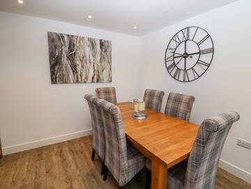 Log Cabin for 8 People in South Yorkshire, Yorkshire, Photo 4
