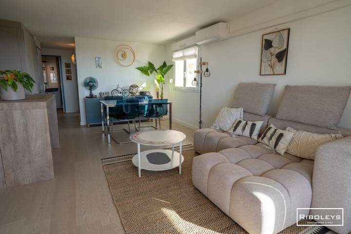 Ganze Wohnung, Riboleys – Klimatisierte 3-Zimmer-Wohnung mit Pool direkt am Meer in Vias Plage, Vias