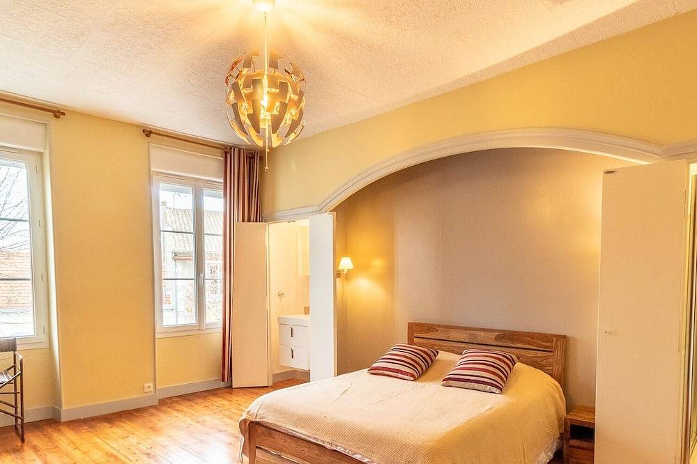 Mieten Sie möbliertes Stadthaus, charmantes Haus komplett renoviert. in Jonzac, Jonzac und Umgebung