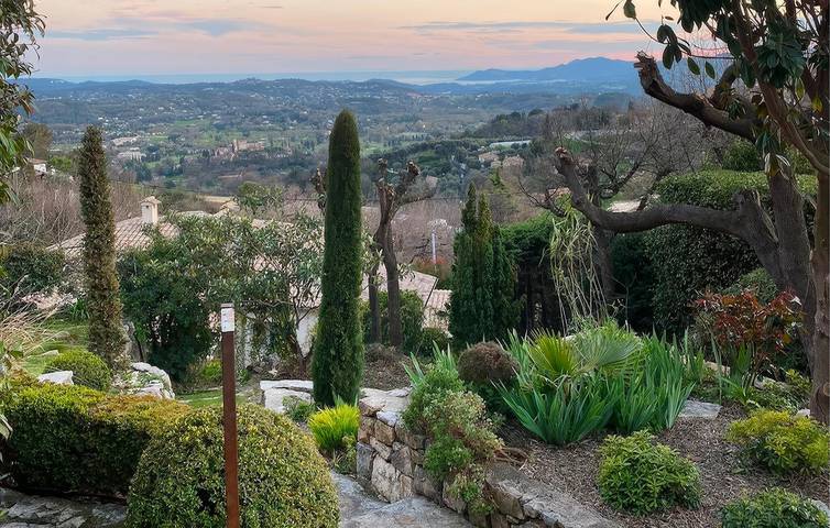 Charmante 2-Zimmer-Wohnung mit Pool und Terrasse in der Nähe von Le Bar-sur-Loup in Châteauneuf-Grasse, Mittelmeerküste (Frankreich)
