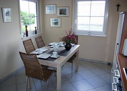 Ganze Ferienwohnung, 4-Bett-Ferienwohnung mit Balkon in Gerolstein, Vulkaneifel