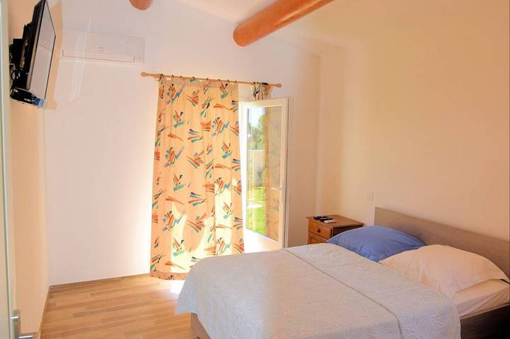 Location de vacances pour 4 personnes, avec terrasse et jardin à Cadenet - 2