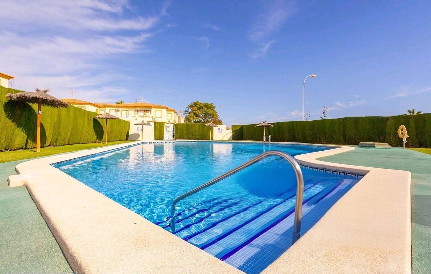 Appartamento intero, Appartamento moderno con piscina e terrazza a 2 km da Playa Punta Prima in Orihuela, Costa Blanca