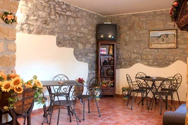 Location de vacances pour 3 personnes, avec jardin et piscine à Polizzi Generosa