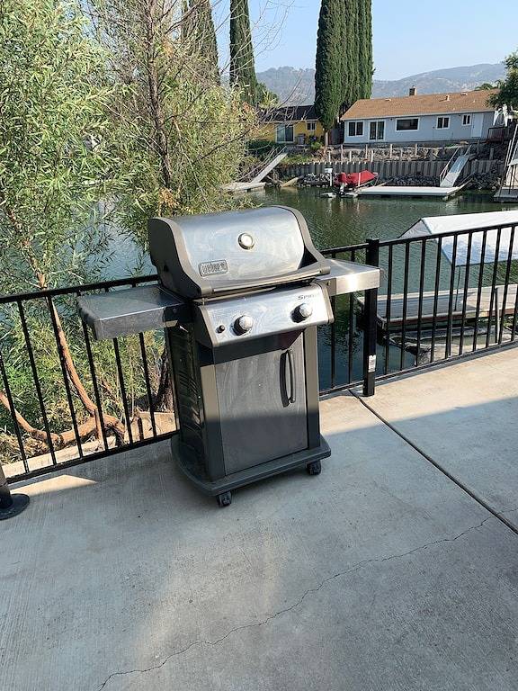 Tropical Lakefront Retreat with Private Dock & Kayaks in California North Coast