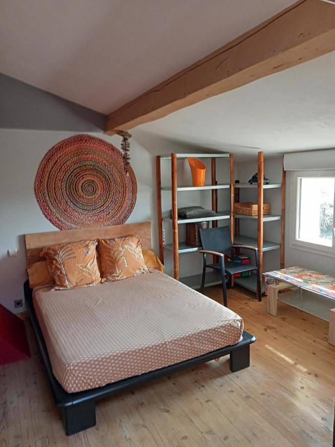 Chambre d’hôte pour 2 personnes, avec Terrasse et Jacuzzi ainsi que Jardin et Vue