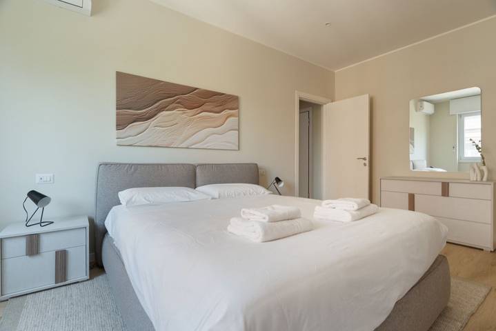 Appartamento intero, GuestHost - New! Apt in zona Darsena a 2 passi dai Navigli! x4 in Milano, Provincia di Milano