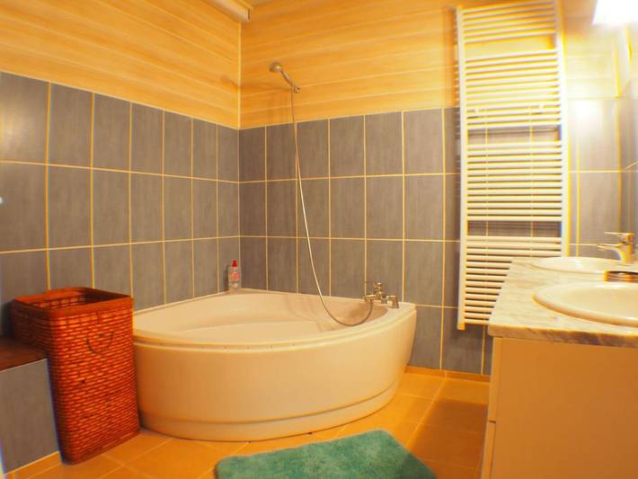 Gîte pour 4 personnes, avec Balcon ainsi que Terrasse et Vue à Marignier - 3