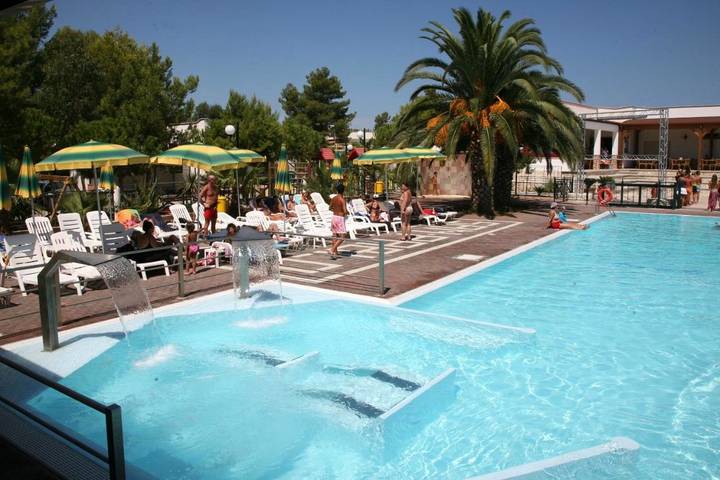 Resort per 2 persone, con Balcone e Terrazza nonché Giardino e Piscina a Scialmarino