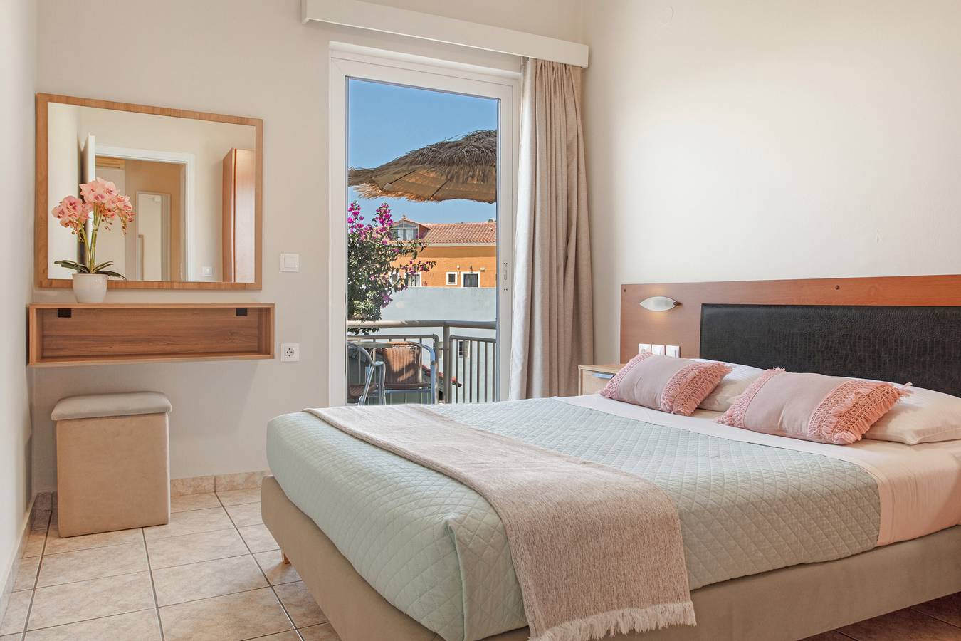 Ganze Wohnung, Ferienwohnung '' mit Bergblick, Wi-Fi und Klimaanlage in Kalamaki, Zakynthos