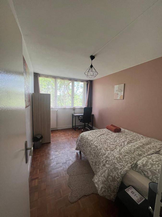 Appartement entier, Two-Bedroom Apartment in Méry-sur-Oise, Val-d'Oise