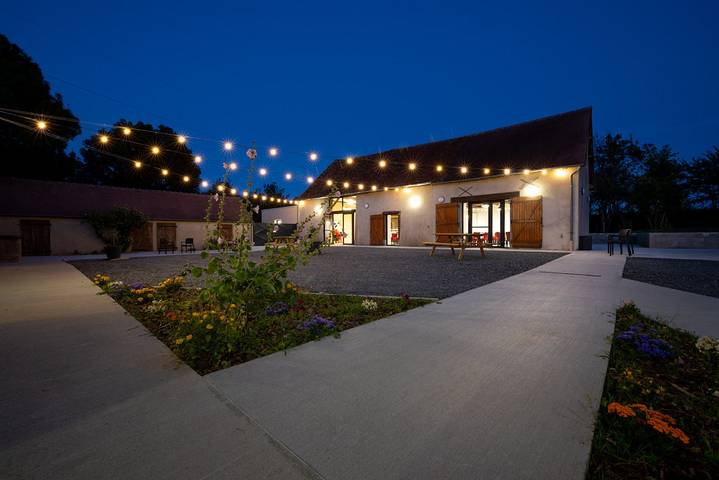 Gîte pour 100 personnes, avec jardin dans la Sarthe - 4