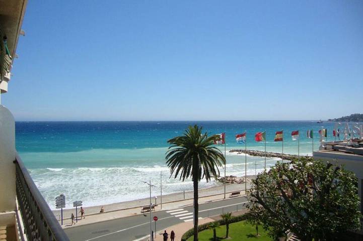 Gîte pour 6 personnes, avec Balcon et Jacuzzi dans Casino De Menton