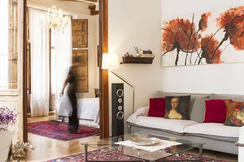 Entire apartment, Classic Old Town Mester Apartments Vlc, central A/C and high speed wifi. in Valencia City Centre, Valencia