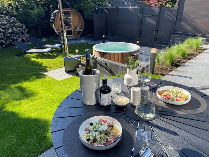 Ferienwohnung für 4 Personen, mit Balkon und Whirlpool sowie Terrasse und Garten in Rees - 2