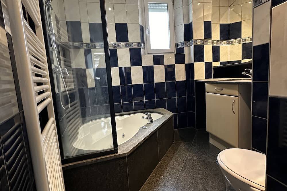 Appartement entier, En Alsace, Appartement Rénové de Type F3 in Pulversheim, Région de Guebwiller