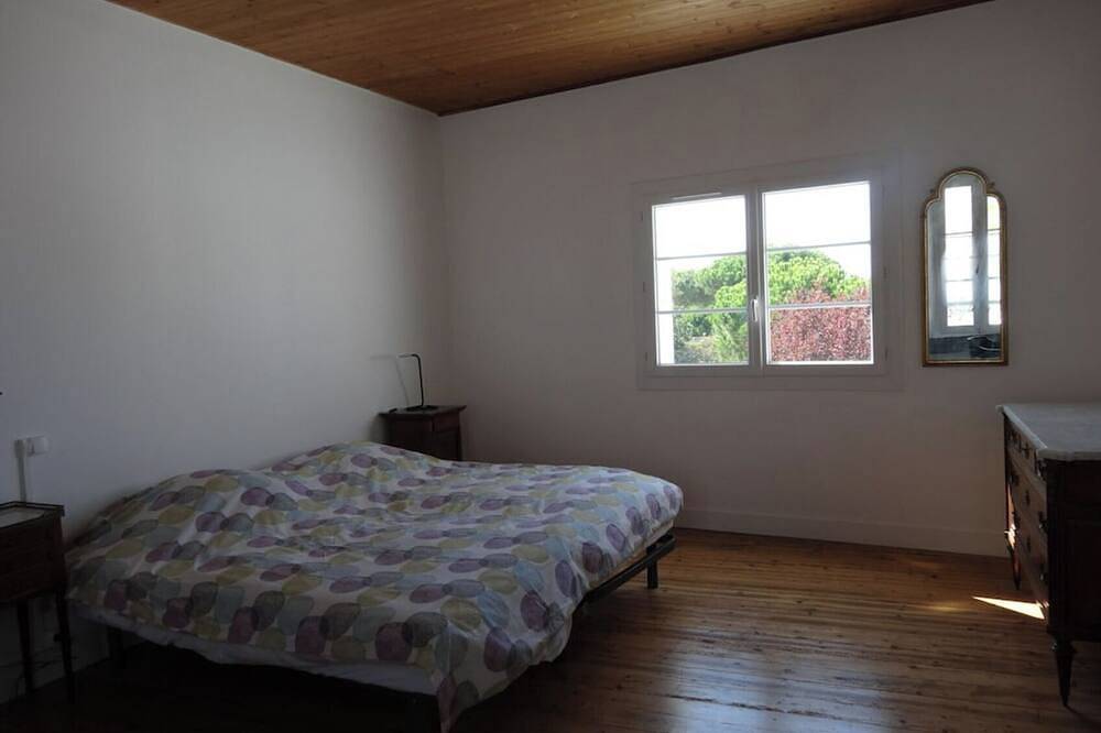 Typical, completely renovated Réthaise house in Loix, Ile de Re