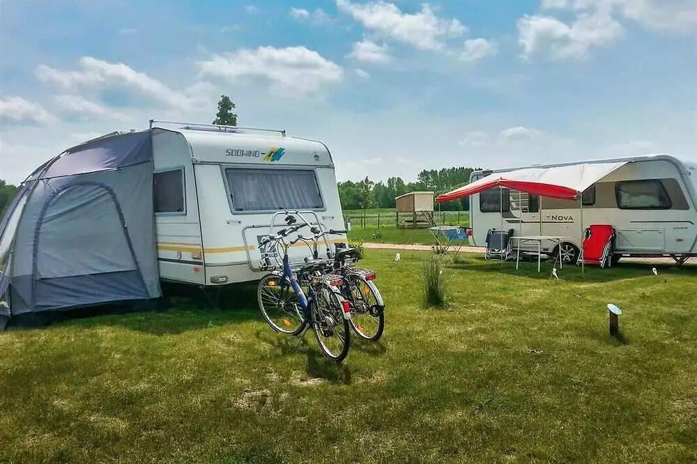 Camping pour 2 Personnes dans Bréhémont, Région de Chinon