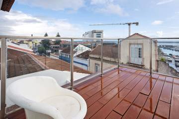 Apartamento De Férias para 5 Pessoas em São Miguel Island, Ponta Delgada, Foto 1